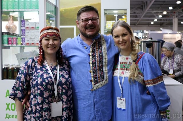 «Алтайское Холмогорье» презентует экстракт-бар на международных туристических выставках.